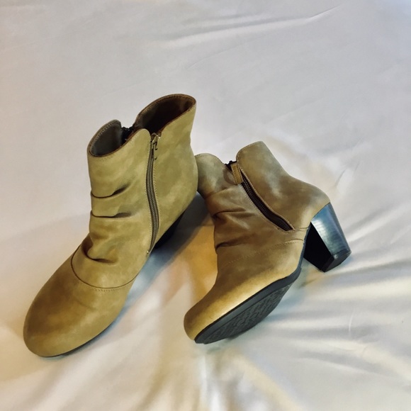 Rialto Ankle Boots Size 8, Booties EUC - Picture 8 of 8